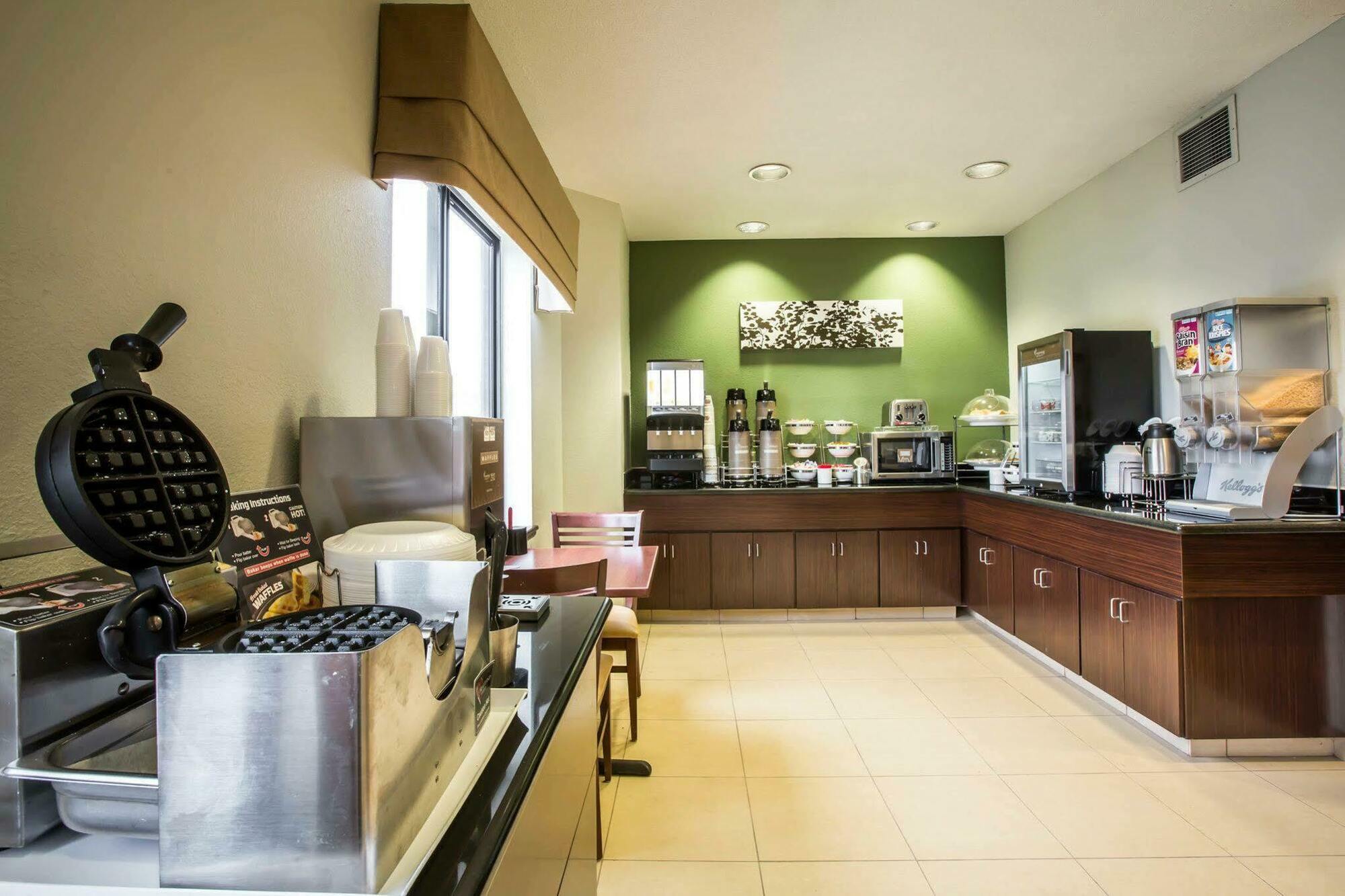 Sleep Inn & Suites Kingsport Tricities Airport Bagian luar foto